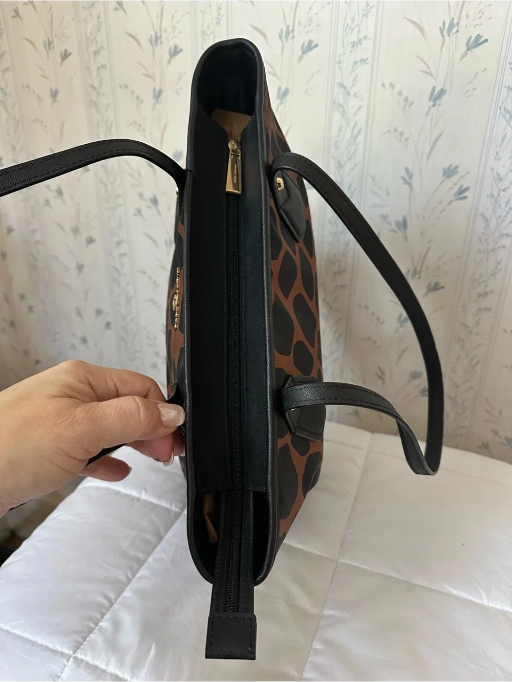 Michael Kors Giraffe Print Tote - Picture 6 of 16